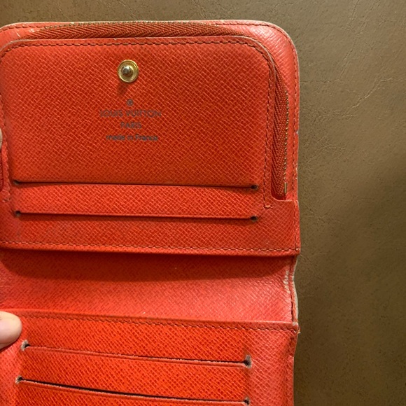 Louis Vuitton Wallet with Orange detail - Picture 2 of 5